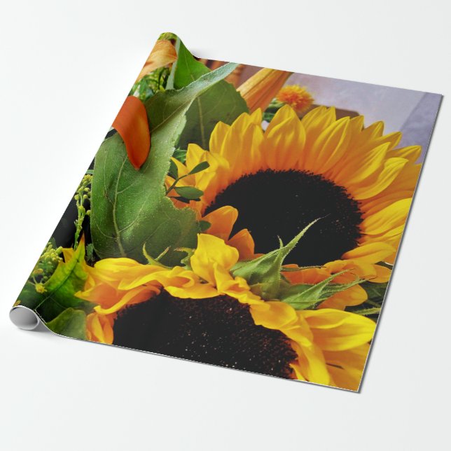 Papel De Regalo Flores Alegres Y Audaces En Un Bouquet De Otoño (Desenrollado)