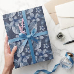 Papel De Regalo Flores azul acuarela sobre fondo azul<br><div class="desc">Hermoso envoltorio de regalo de flores azul acuarela sobre un fondo azul contrastante. Adecuado para envolver de regalo de boda o ducha.</div>