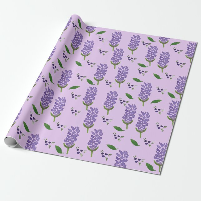 Papel De Regalo Flores de lavanda sobre un fondo violeta claro (Desenrollado)