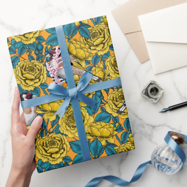 Papel De Regalo flores de Rosa y pájaros dorados (Regalar)