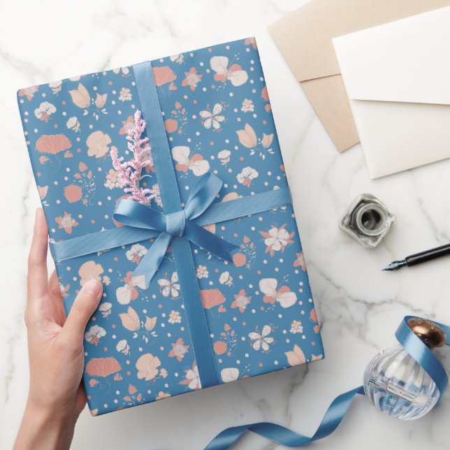 Papel De Regalo Flores Esbozadas sobre Azul (Regalar)