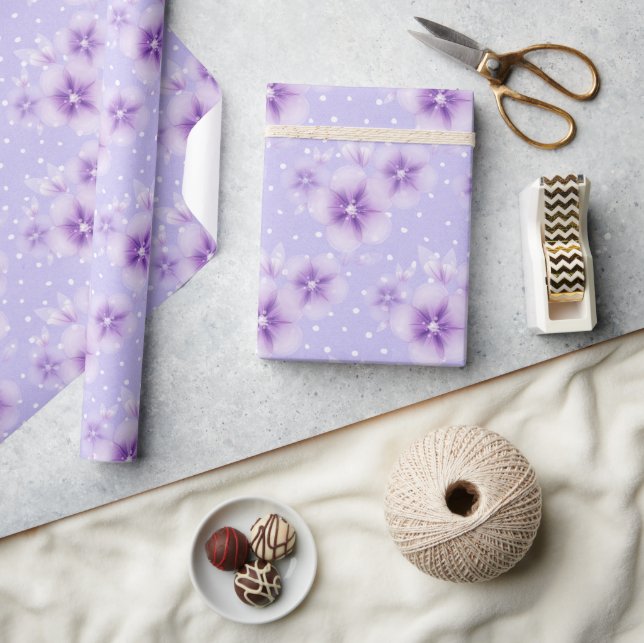 Papel De Regalo Flores Moradas sobre Puntos (Artesanía)