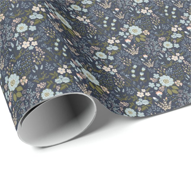 Papel De Regalo flores pequeñas sobre fondo azul marino (Esquina del rollo)