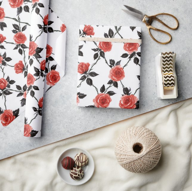 Papel De Regalo Flores Rojas Hojas Negras Cumpleaños (Artesanía)