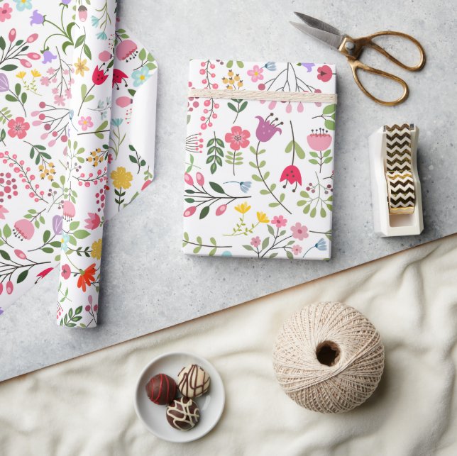 Papel De Regalo Flores silvestres de primavera sobre blanco (Artesanía)