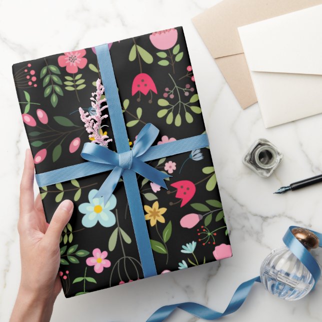 Papel De Regalo Flores silvestres de primavera sobre negro (Regalar)