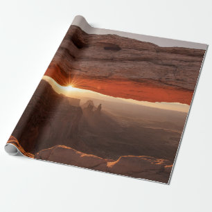 PAPEL DE REGALO FORMACIÓN DE ROCAS MARRONES DURANTE EL DÍA
