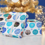 Papel De Regalo Foto de Blue Hanukkah<br><div class="desc">Este documento de envoltura de fotos de Hanukkah tiene 8 ranuras para que puedas llenar con un patrón de vacaciones de copos de nieve azul. Este patrón tiene dos dichos "Happy Hanukkah" y "Joy & Peace" en el hermoso tamaño del tipo de letra serif. Hay 17 copos de nieve diferentes...</div>