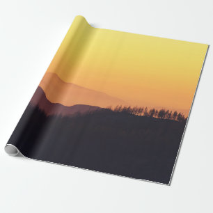 PAPEL DE REGALO FOTO DE PAISAJE DE BOSQUE DURANTE LA HORA DE ORO