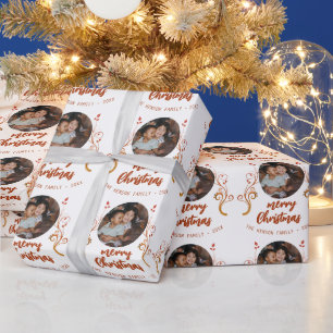 Papel De Regalo Foto Familiar Festiva de Navidad con Follaje Rojo