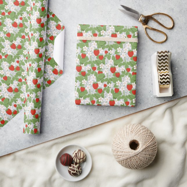 Papel De Regalo Fresas y flores rosadas y blancas (Artesanía)