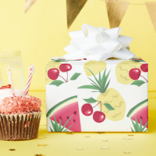 Papel De Regalo Frutas y bayas claras en blanco.
