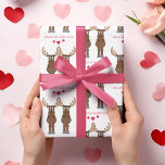 Papel De Regalo Funny El día de San Valentín Cute Fun Moose Person<br><div class="desc">Moose caprichoso y caprichoso Este diseño presenta invitaciones divertidas y divertidas de aniversario, perfectas para fiestas de aniversarios y bodas, este diseño presenta graciosos fiestas de aniversario sencillos, divertidos y caprichosos celebraciones, amigos familiares únicos se reúnen, gráficos de ilustracion de alce personalizado, papel de envoltura de regalo fiesta, texto moderno...</div>