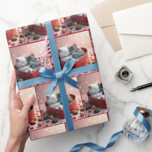 Papel De Regalo Gatitos en una caja de caramelo rojo