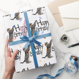 Papel De Regalo Gato de tabla con texto de cumpleaños y confetti