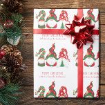 Papel De Regalo Gnomes Merry Christmas Personalizado<br><div class="desc">Navidades personalizados envolviendo papel con tres bonitos gnomos de estilo escandinavo con gorras rojos y verdes de temporada. Puedes personalizar fácilmente el saludo de "Feliz Navidad" y tu nombre en la parte inferior.</div>
