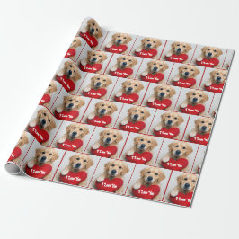 Papel De Regalo Golden Retriever With a Red Heart Pillow