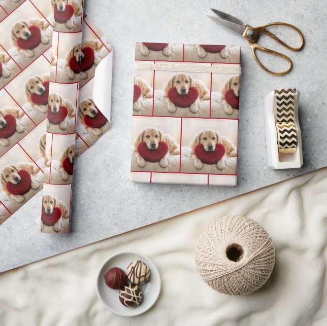 Papel De Regalo Golden Retriever With a Red Heart Pillow (Artesanía)