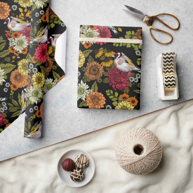 Papel De Regalo Goldfinches en el jardín sobre negro (Artesanía)