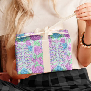 Papel De Regalo Gótico Pastel Rosa floral y esqueleto en jaula