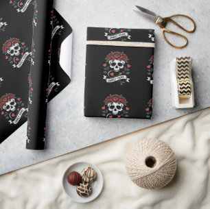 Papel De Regalo Gráfico Darkly Yours: Calavera Gótica con Rosas Ro