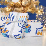 Papel De Regalo Gran patrón Menorah y Dreidel Hanukkah<br><div class="desc">Gran patrón Menorah y Dreidel Hanukkah Wrapping Paper.</div>
