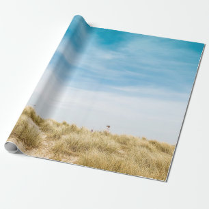 Papel De Regalo Green grass field under blue skies