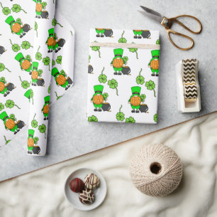 Papel De Regalo Green Leprechaun Gnome con Shamrock