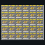 Papel De Regalo Gris, Faux/Imitation Gold, "40th BIRTHDAY"<br><div class="desc">Este diseño de papel envolvente incluye un mensaje como "¡CUMPLEAÑOS 40 DE PRIMER NOMBRE!", en el que el "cuadragésimo" tiene un aspecto de color falso/imitación de color dorado, y con el nombre y el "CUMPLEAÑOS" en un tipo de letra divertido y audaz. El nombre se puede personalizar y el fondo...</div>