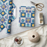 Papel De Regalo Hanukkah Quilt Wrapt Paper<br><div class="desc">Un Menorah,  Estrella de David,  Dreidel y Regalo hacen que sus regalos se hagan pop con este encantador papel de envoltura. ¡Coordine su casa con toda la colección de tallas de Hanukkah!</div>