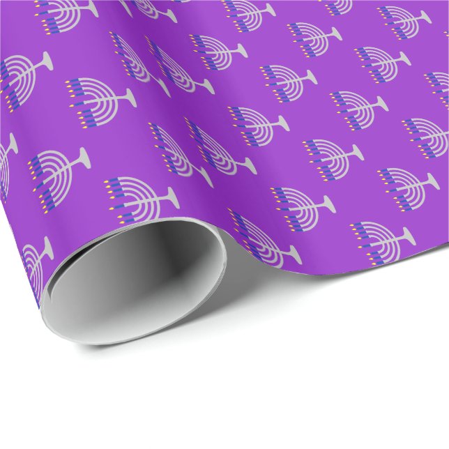 Papel De Regalo Hanukkah Silver Menorah sobre el morado (Esquina del rollo)