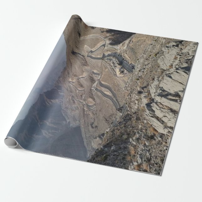 PAPEL DE REGALO HERMOSO PAISAJE DE MONTAÑA. (Desenrollado)
