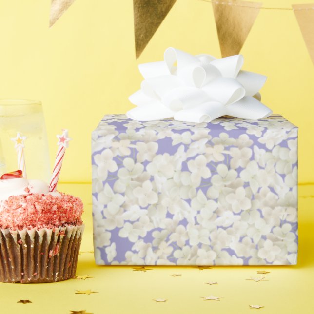 Papel De Regalo Hidrangea Blanca Sobre El Púrpura Pastel (Fiesta de cumpleaños )