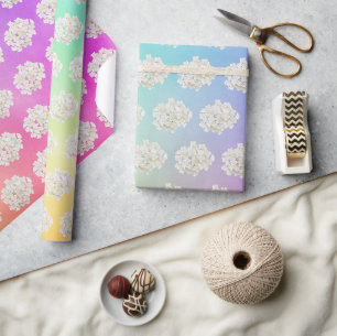 Papel De Regalo Hidrangea Blanca Sobre Fondo Arcoiris Gradiente