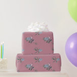 Papel De Regalo Hidrenajes azules de novia y aves rosadas<br><div class="desc">Hermoso envoltorio de regalo en un polvoriento rosa de fondo con Hydrangeas Azules y pájaros coloridos. Adecuado para envolver de regalo de boda o ducha.</div>
