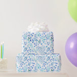 Papel De Regalo Hojas de color azul de novia y formas para el cora<br><div class="desc">Hermoso envoltorio regalo sobre un fondo blanco de hojas de acuarela azul y formas de corazón ocultas en el patrón. Adecuado para envolver de regalo de boda o ducha.</div>