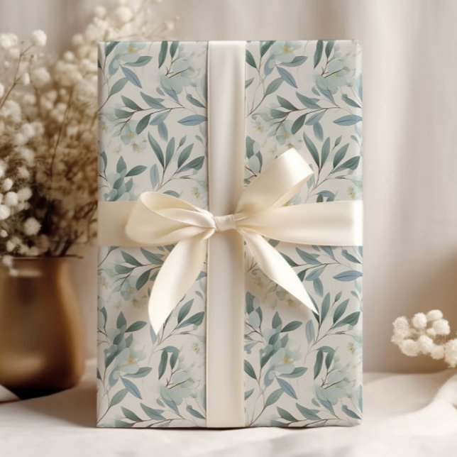 Papel De Regalo Hojas de eucalipto elegantes crema (Blue green leaves on elegant cream-colored wrapping paper)
