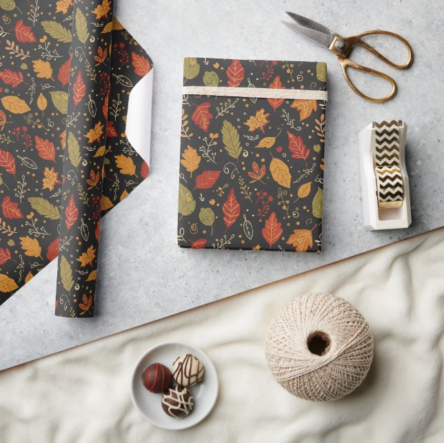 Papel De Regalo Hojas de otoño boho caprichosas sobre negro (Artesanía)