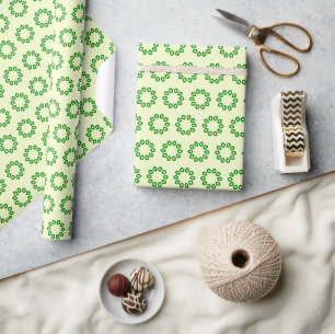 Papel De Regalo Hojas verdes en círculo sobre amarillo
