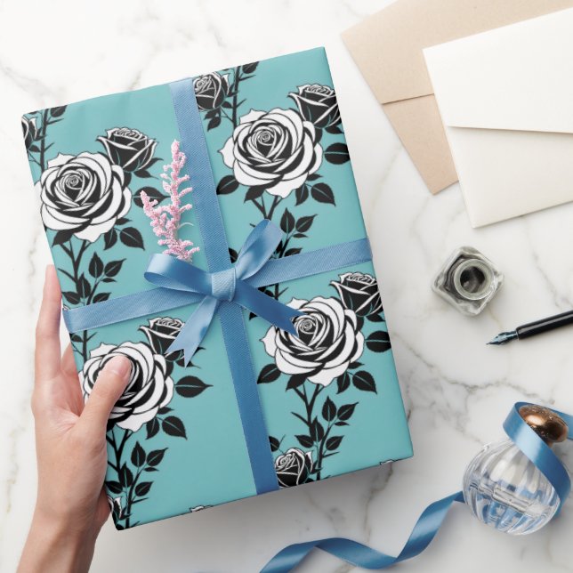 Papel De Regalo Illustrated Black And White Roses  (Regalar)