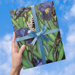 Papel De Regalo Irises de Vincent van Gogh, Arte de Jardín Vintage<br><div class="desc">Irises (1889) de Vincent van Gogh es un bello arte vintage post impresionsionismo paisaje floral con un jardín con iris morado barbudo cultivado por amapolas naranjas. Una sola flor blanca de iris está floreciendo al borde. Sobre el artista: Vincent Willem van Gogh (1853-1890) fue uno de los pintores más famosos...</div>