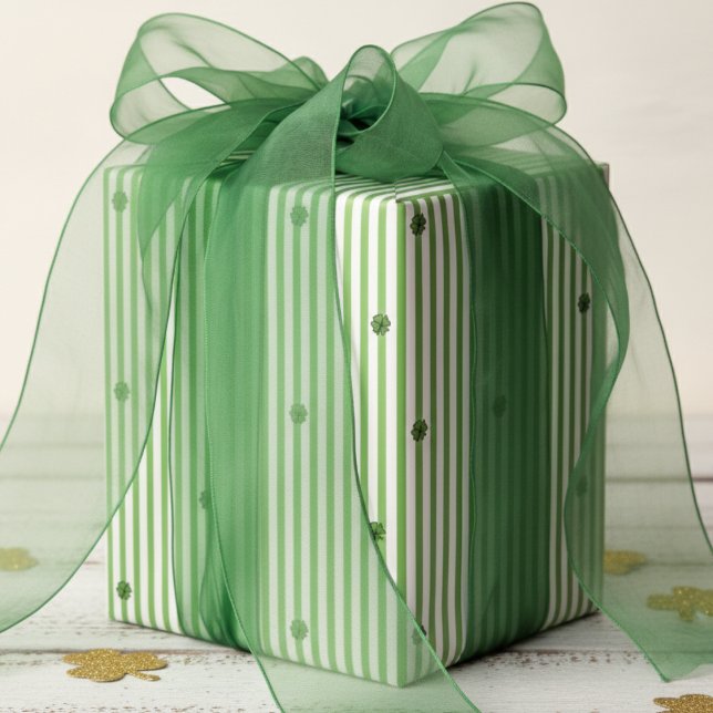 Papel De Regalo Irish Green White Stripes Pattern (Elegant St Patrick's Day Pinstripe Wrapping Paper. Green White Thin Striped Pattern, Lucky Shamrock)