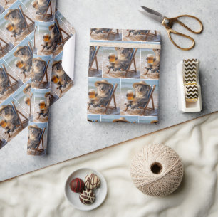 Papel De Regalo Koala con una cerveza en una playa