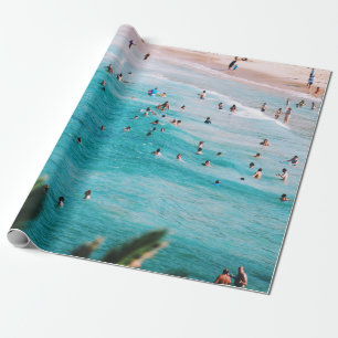 Papel De Regalo La gente nadando en la playa