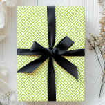 Papel De Regalo Laberinto Verde de Greca<br><div class="desc">Eleva tu regalo con este giro moderno en un patrón clásico de greca. El intrincado diseño de laberinto en tonos refrescantes de verde y blanco añade un toque de sofisticación a cualquier ocasión. Elaborado con papel de alta calidad, este papel de regalo ofrece una forma única y elegante de presentar...</div>