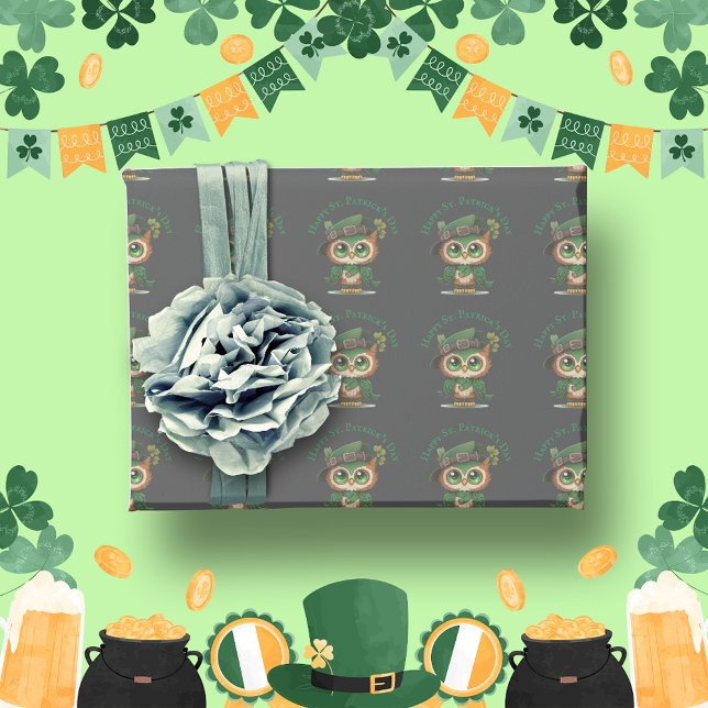 Papel De Regalo Lechuza verde del Día de San Patricio personalizad (St. Patrick's Day Green Owl personalized Wrapping Paper)