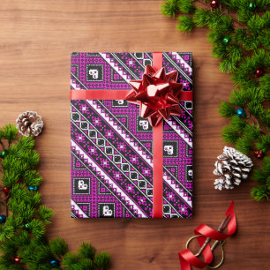 Papel De Regalo Lindos patrones ucranianos violetas decorativos