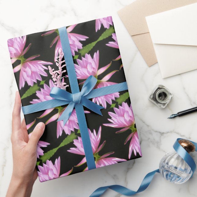 Papel De Regalo Lirio de agua rosa con negro y verde - Floral (Regalar)