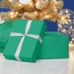 Papel De Regalo Llanura de color verde del Día de San Patricio 202<br><div class="desc">Diseñado con fondo de color crema verde sólido. Puede cambiar a cualquier color de fondo como desee. ¡Ideal para el Día de San Patricio,  cumpleaños,  festividades o cualquier celebración o evento!</div>