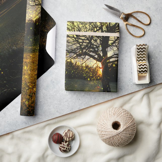 Papel De Regalo Magical fireflies dreamy landscape (Artesanía)